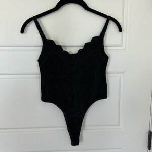 397 black velvet bodysuit | runs small | sz medium